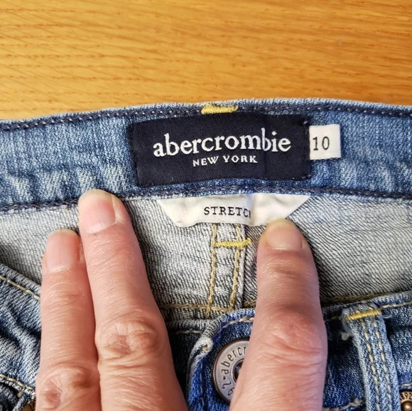 Girls Abercrombie Size 10 Denim Jeans Haley - Picture 7 of 9